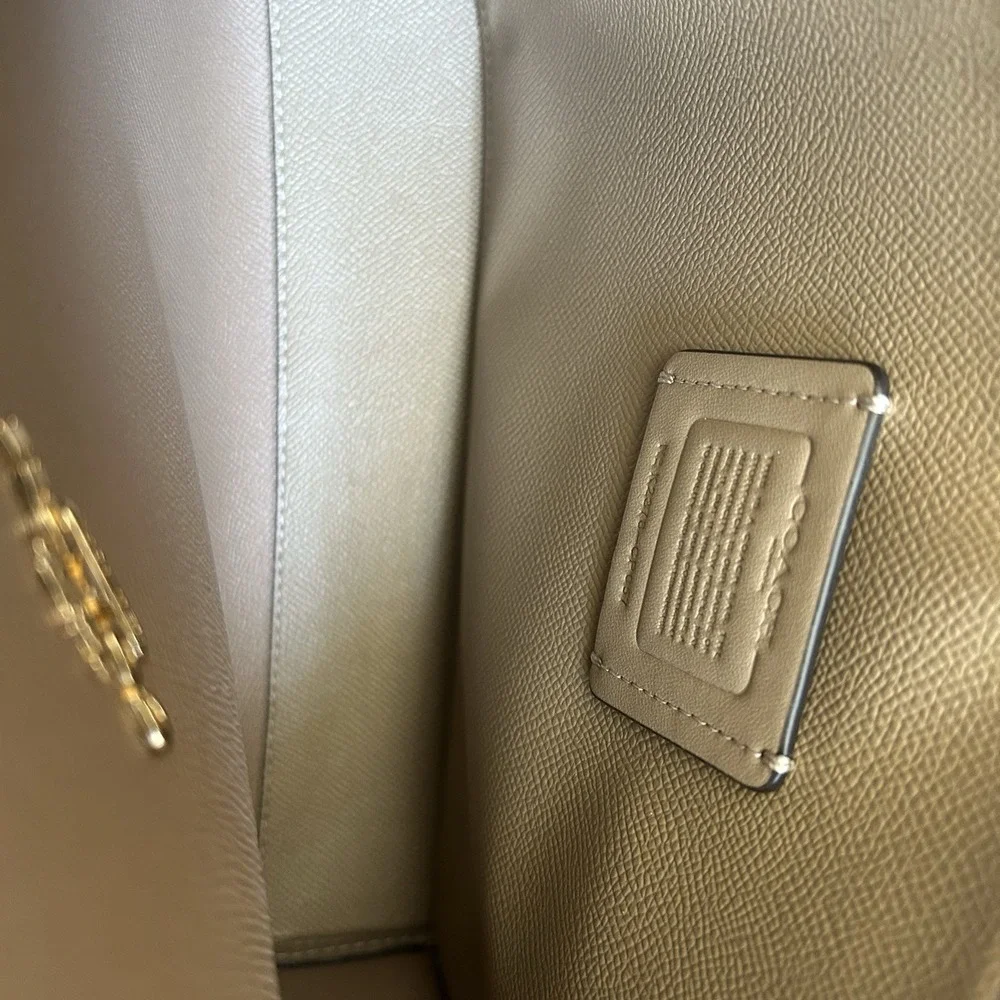Coach Mollie Tote 25 Khaki Pink Heart Signature Canvas — Excellent Condition - Picture 6 of 10